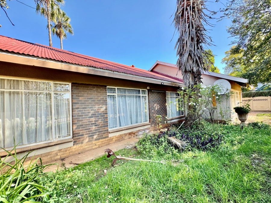 5 Bedroom Property for Sale in Potchefstroom North West